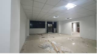 Area 700 SqFt Corporate Office Available For Rent On Reasonable Rent In Main Boulevard Road Gulberg 3 Lahore