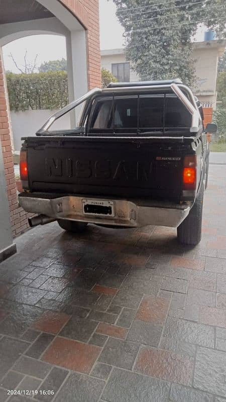 Nissan Navara 1991 6