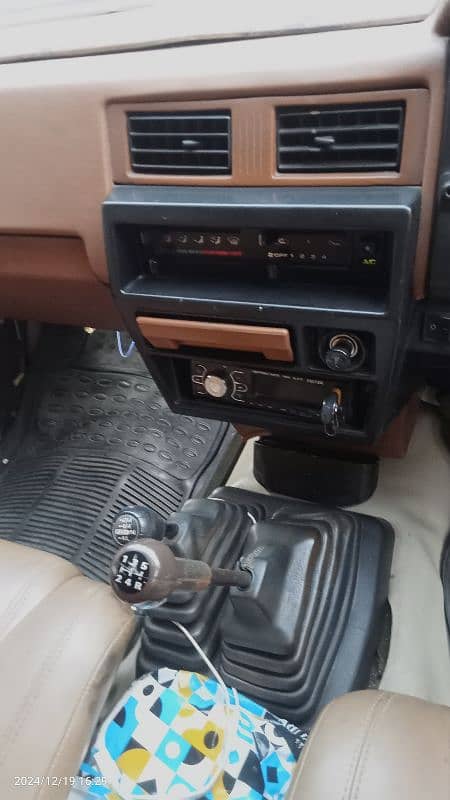 Nissan Navara 1991 9