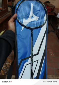 Mizuno badminton racket with professional prokennex strings