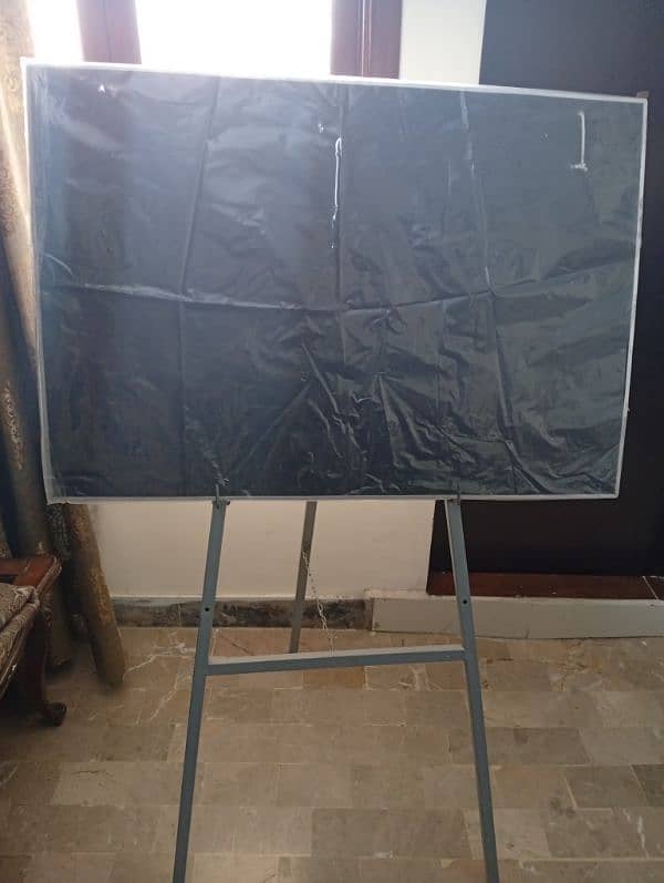 3 ft aluminium white/black board with a 3 ft stand. 0