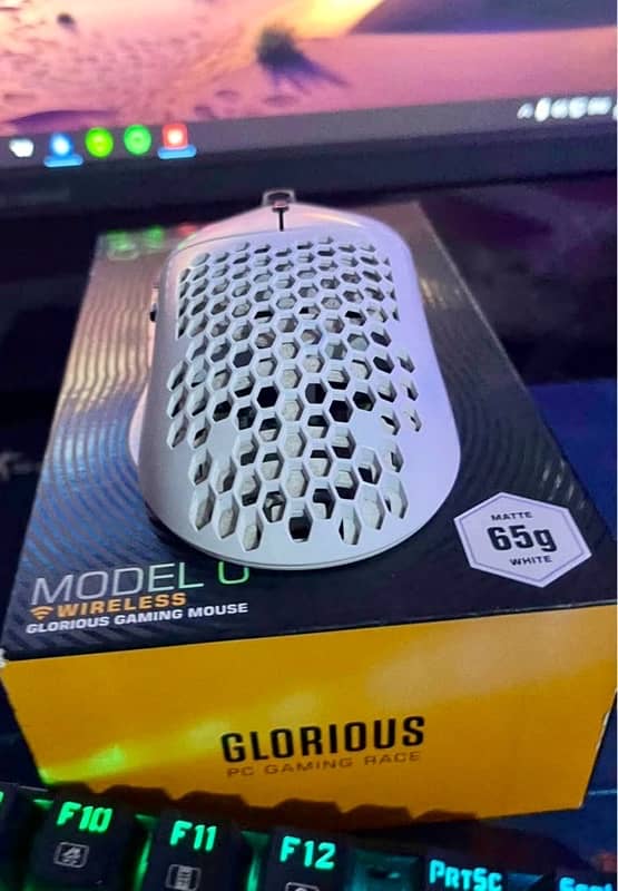 Glorious Model O- Wireless with box and everything 4