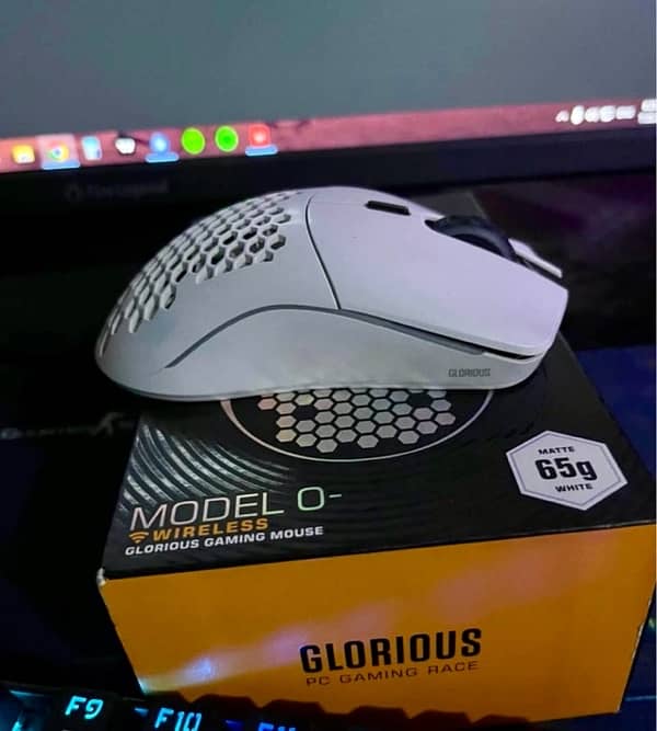 Glorious Model O- Wireless with box and everything 7