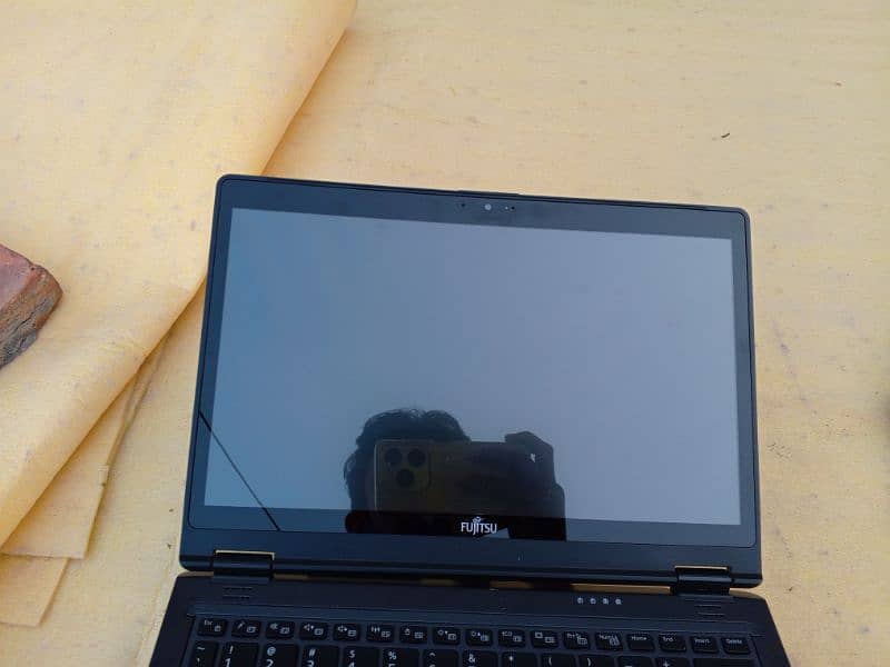 Fujitsu Lifebook U729X 2