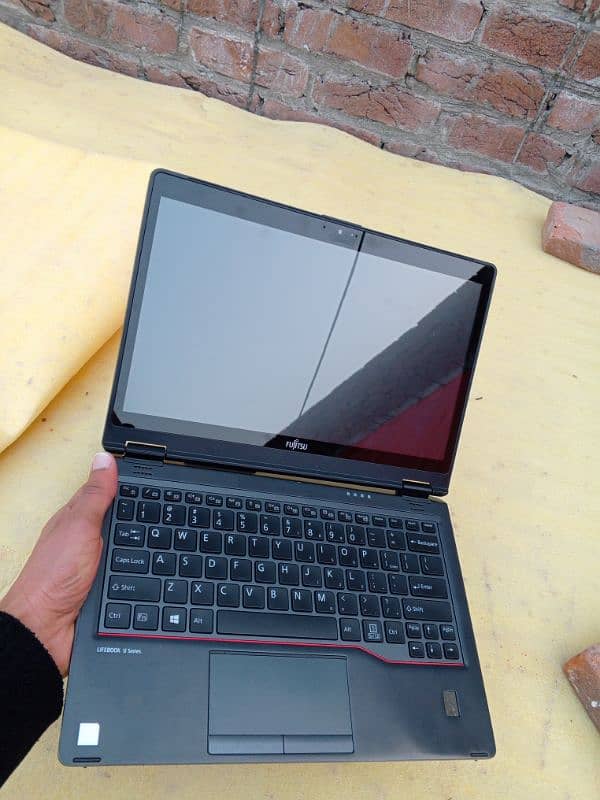 Fujitsu Lifebook U729X 3