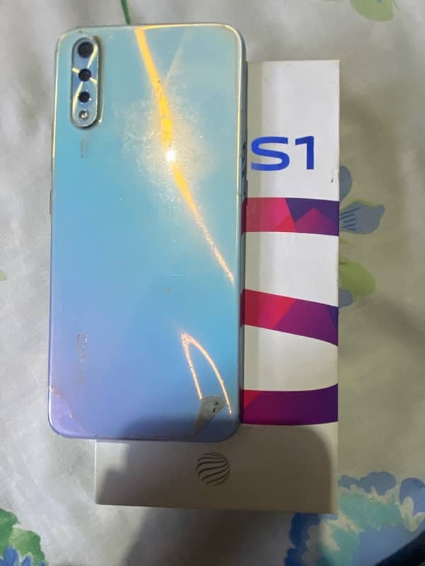 vivo S1 4/128 All oky 0