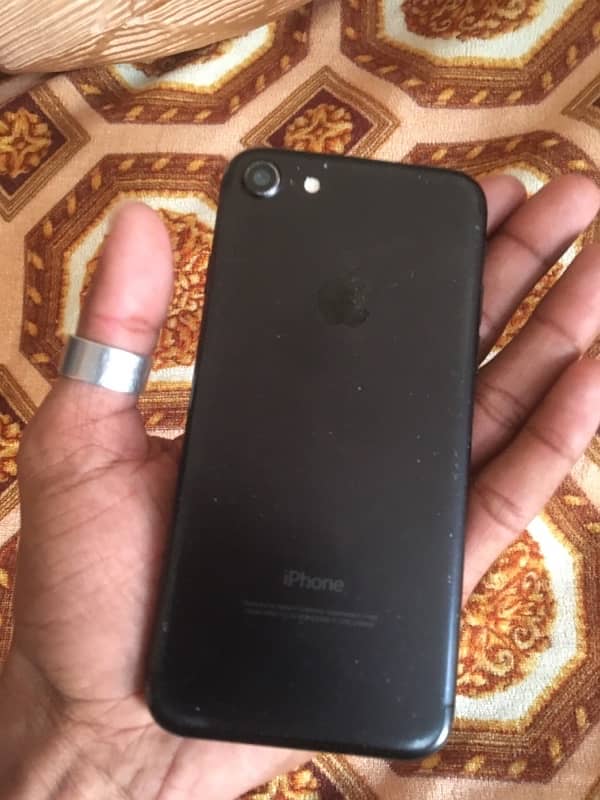 iPhone 7 condition 10/8’5 2