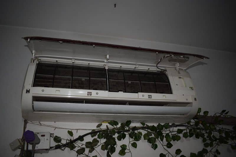 Hair 1.5ton Non Inverter AC, 9/10 condition 2