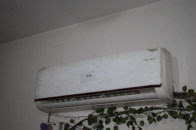 Hair 1.5ton Non Inverter AC, 9/10 condition 9