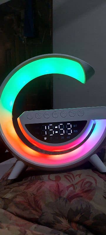 G Shaped wireless Bluetooth speaker 1