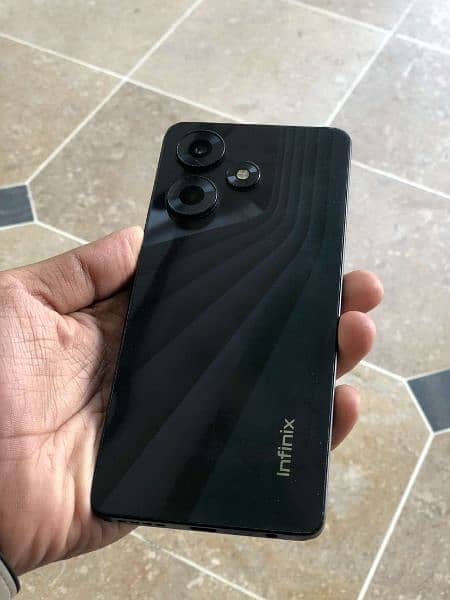 Infinix hot 30(8+8/128) 1