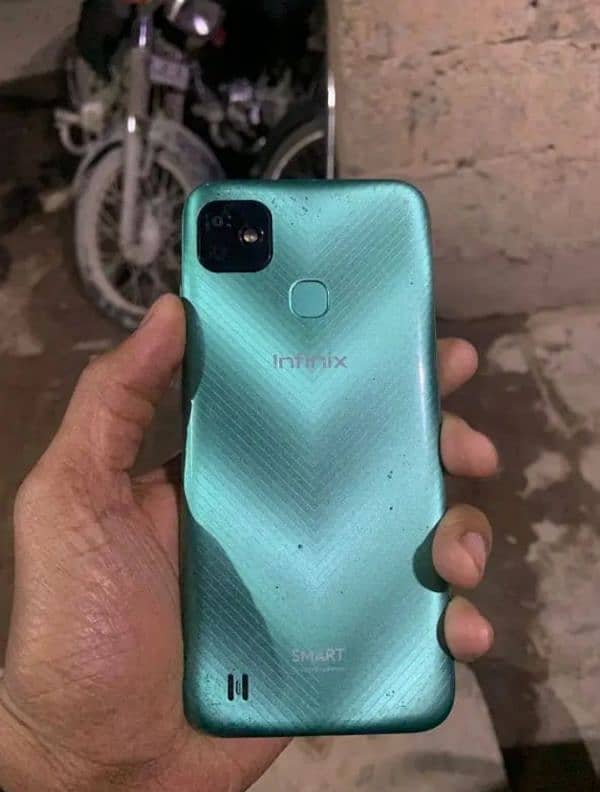 Infinix smart hot condition 10/9 ,2 / 32 urgent sale 0