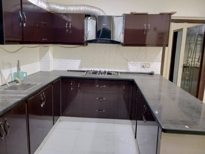 1300 Square Feet Flat For Rent In Gulshan-E-Iqbal Town 1