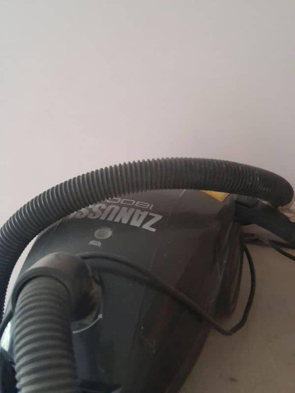 vacume cleaner 4