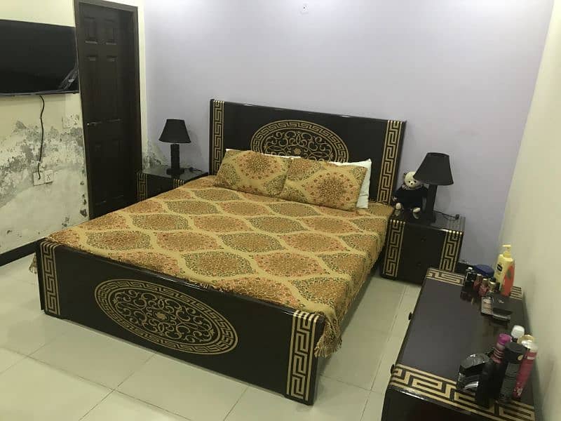 wooden  complete bed set 2