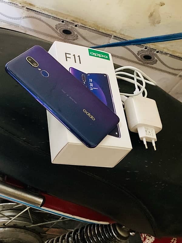 Oppo f11 8/256GB lush condition with box charger price is final 3