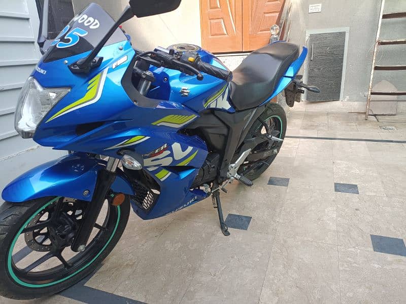 suzuki gixxer 4