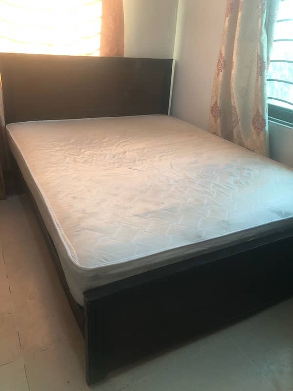 Queen Bed 60-78 Size without mattress 0