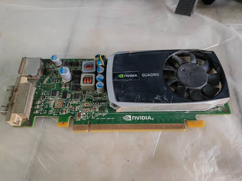 Nvidia Quadro 600 1 GB , 128bit 1