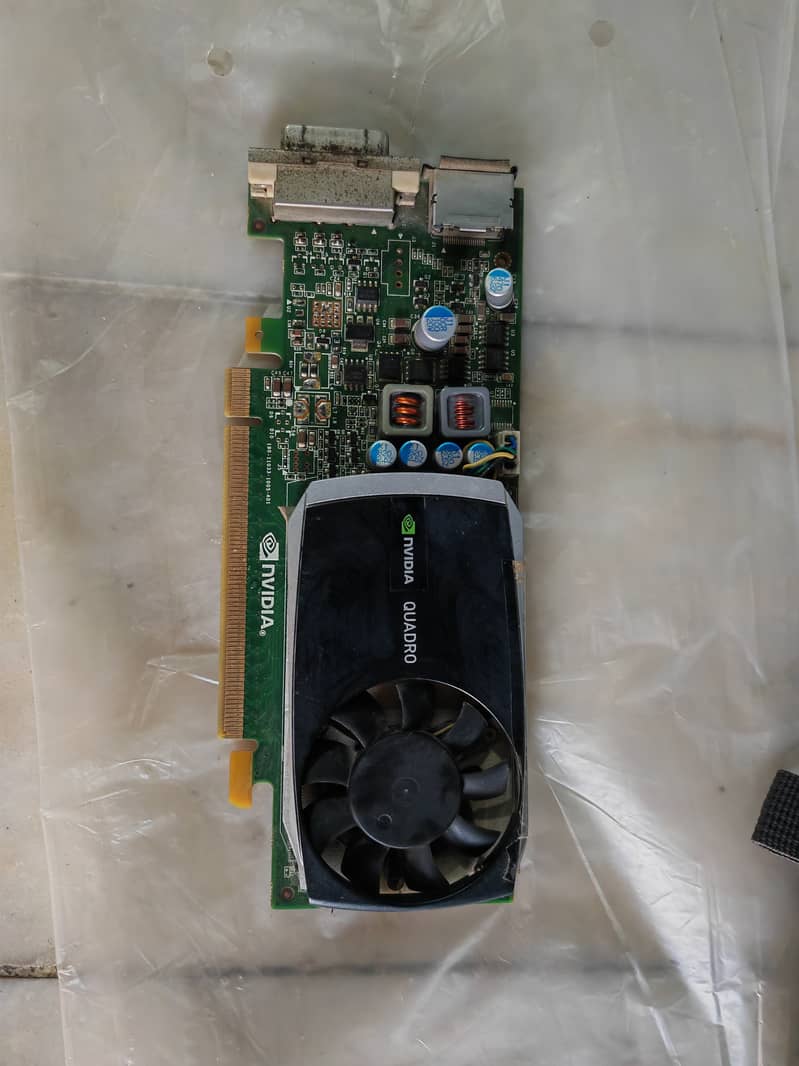 Nvidia Quadro 600 1 GB , 128bit 2