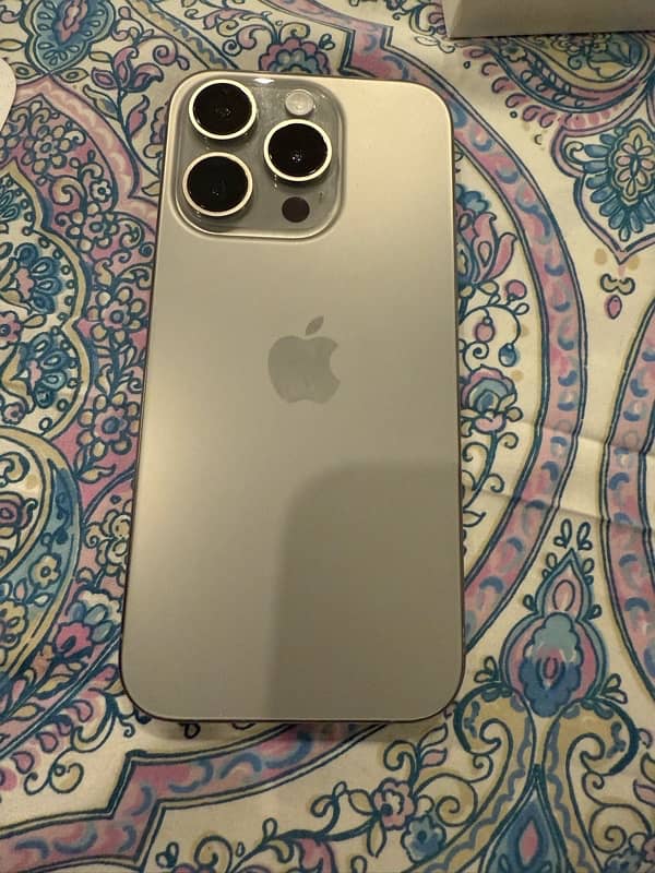 iphone 15 pro natural titanium 256 gb 3