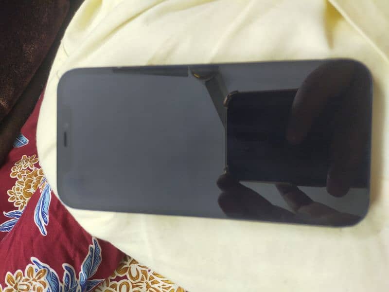 iphone12 64 gb 0310 5757357 pr rabta karain plz 6