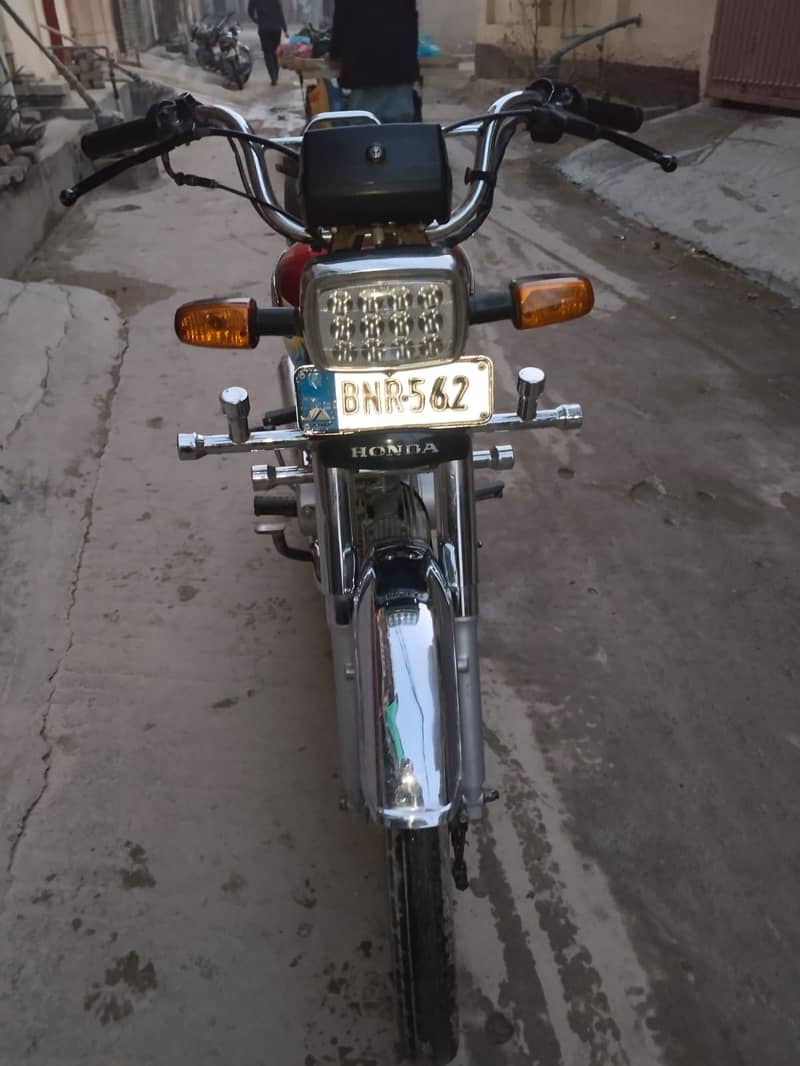 Honda CD 70 2021 9