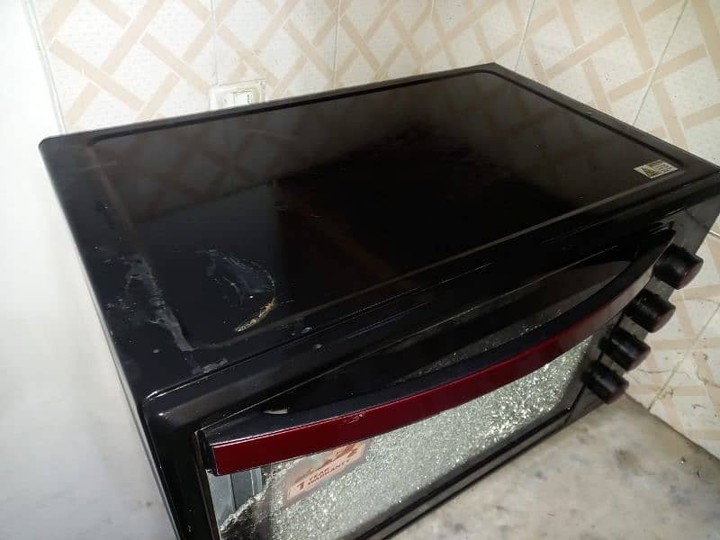 Baking Oven. . . New! 0