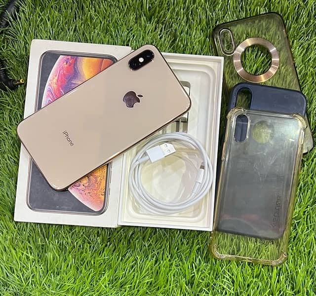 Iphone Xs 64 GB (PTA Approved] 12