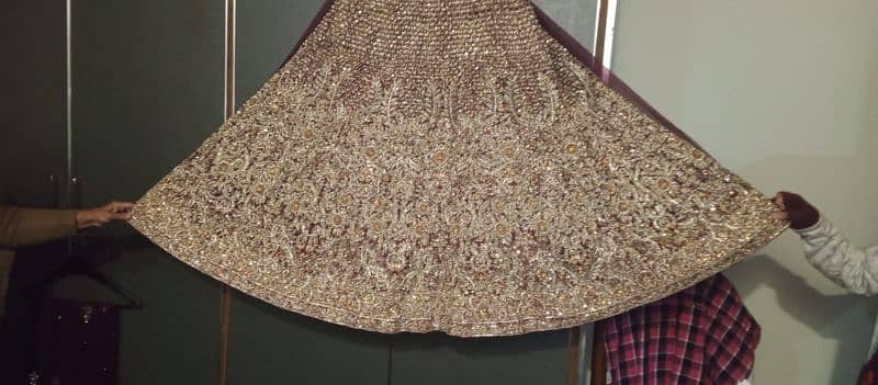 Hand made designer lehnga on urgent sale 3