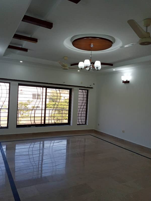 Fully Independent 1 Kanal Upper Portion For Rent 0