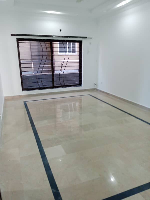 Fully Independent 1 Kanal Upper Portion For Rent 10