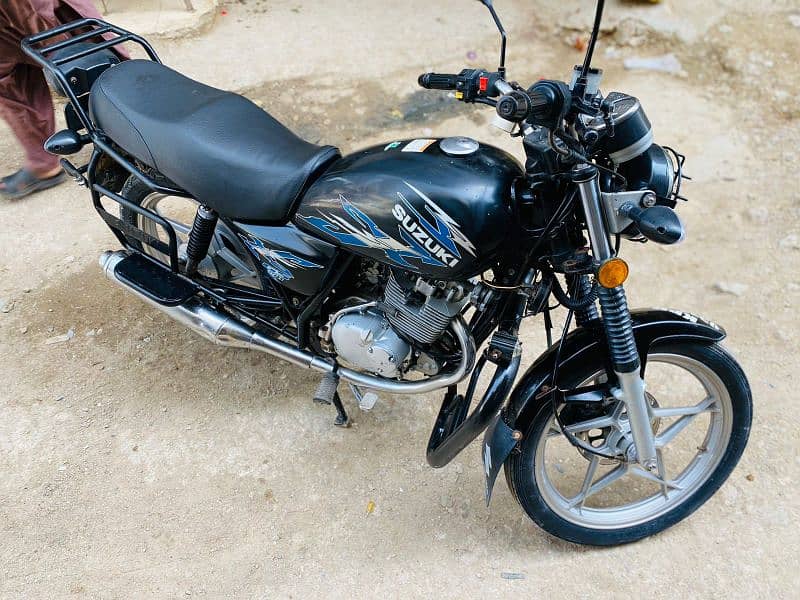 Suzuki GS 150 SE 2