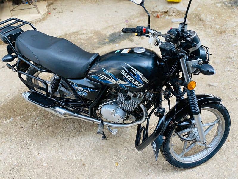 Suzuki GS 150 SE 3