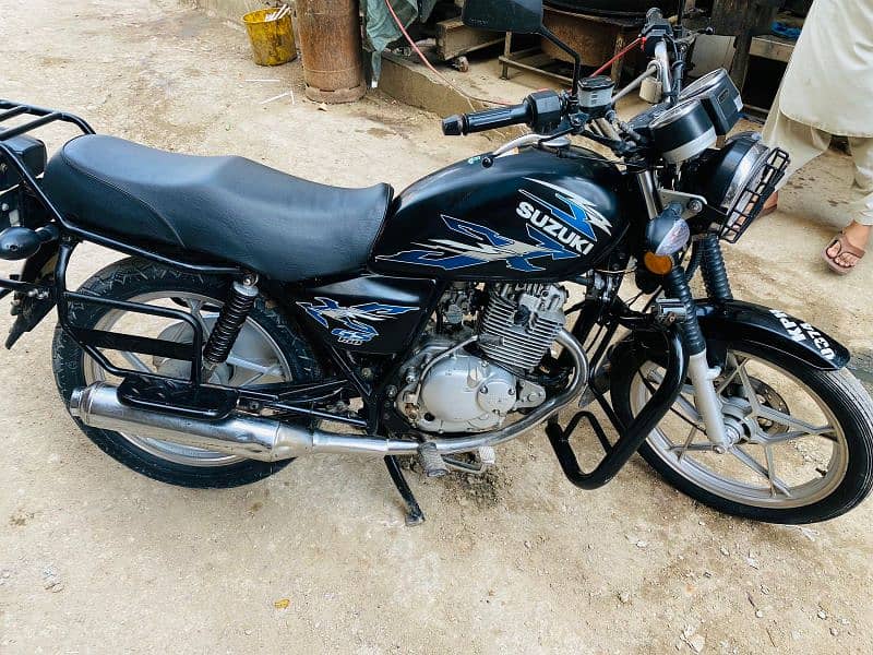 Suzuki GS 150 SE 10