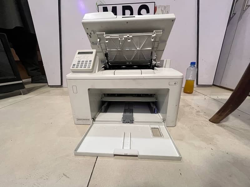 Hp laserjet pro MFP M227Fdn 0