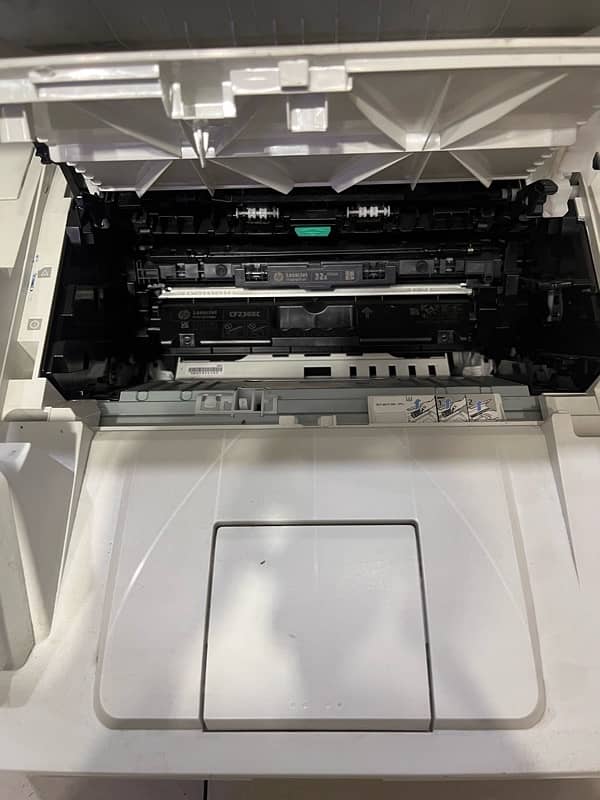 Hp laserjet pro MFP M227Fdn 2