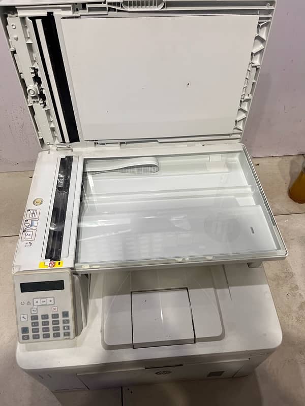 Hp laserjet pro MFP M227Fdn 4