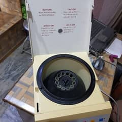 Centrifuge machine . heraeus Labo 200 . made in Germany