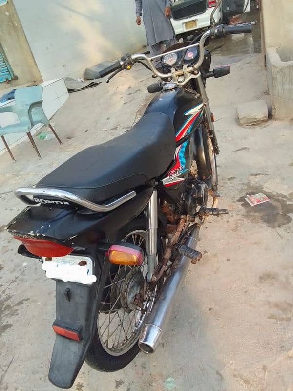 Honda Dream 70 55km per liter 4