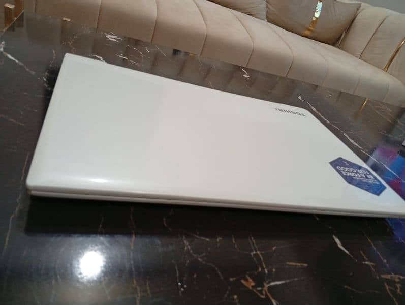 Toshiba Satellite L50-C-14T Laptop 5