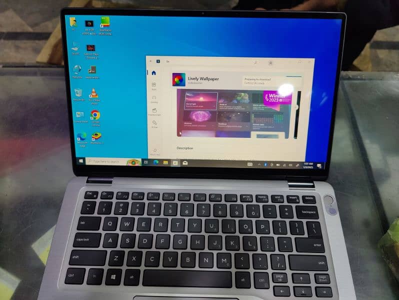 Dell latitude 7400 2in1 Laptop 3