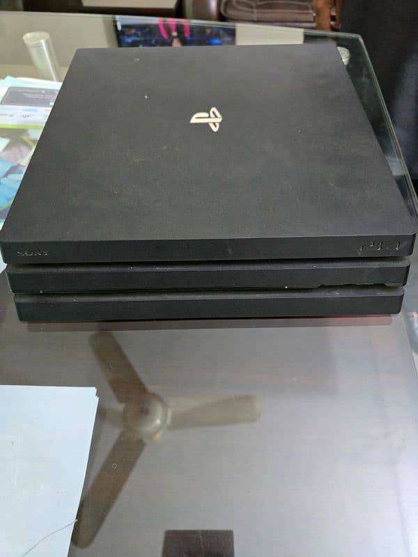 playstation 4PRO 2