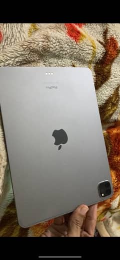 i pad pro m2 256 gb with box