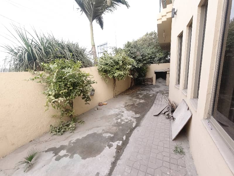 A Prime Location House Of 14 Marla In Rs. 75000000 6