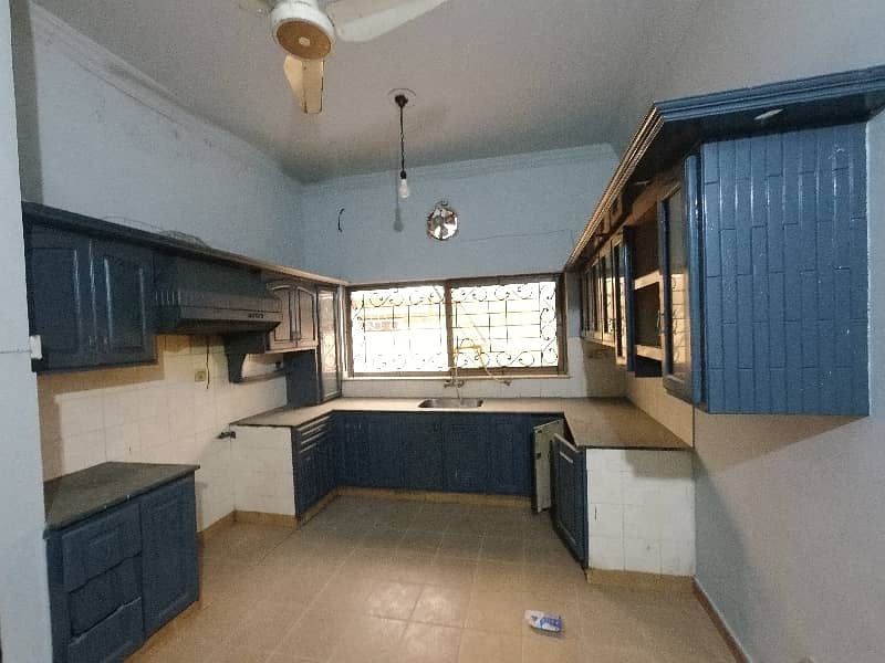 A Prime Location House Of 14 Marla In Rs. 75000000 13