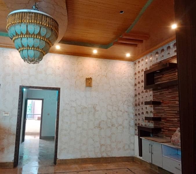 Ideally Located Upper Portion For rent In Allama Iqbal Town Available 1