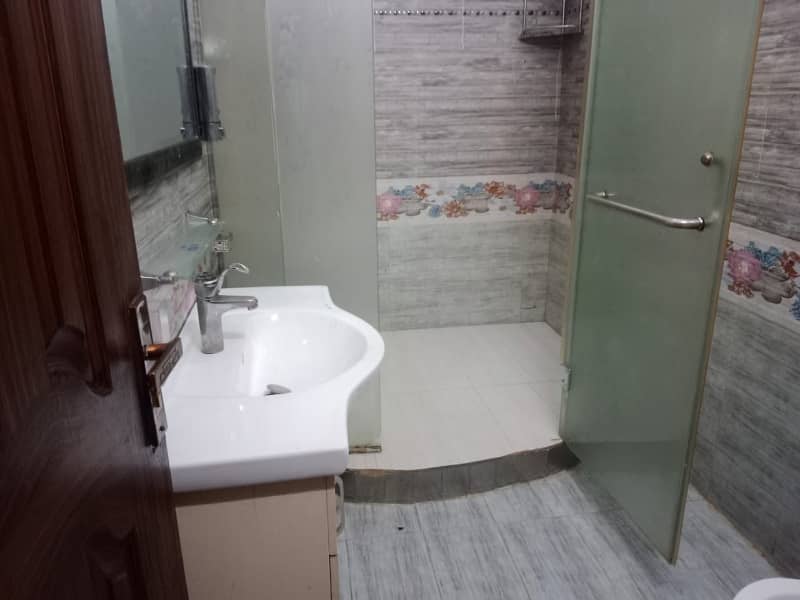 Ideally Located Upper Portion For rent In Allama Iqbal Town Available 10