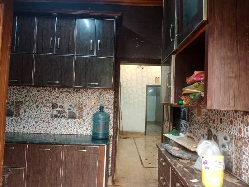 Ideally Located Upper Portion For rent In Allama Iqbal Town Available 15