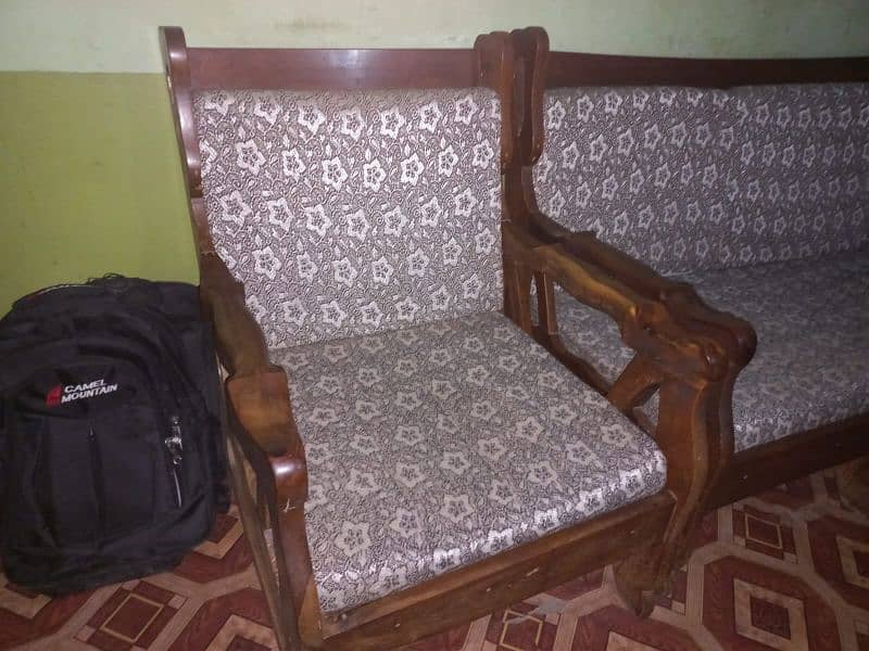 Selling Wooden Sofa Set 0